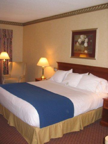 Holiday Express & Youngstown North-warren/niles By Ihg Hotel