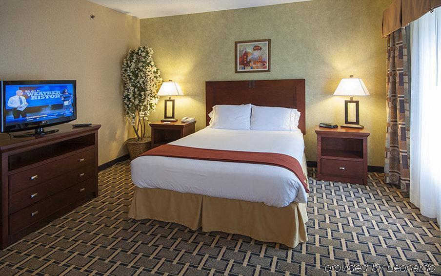 Holiday Express & Youngstown North-warren/niles By Ihg Hotel