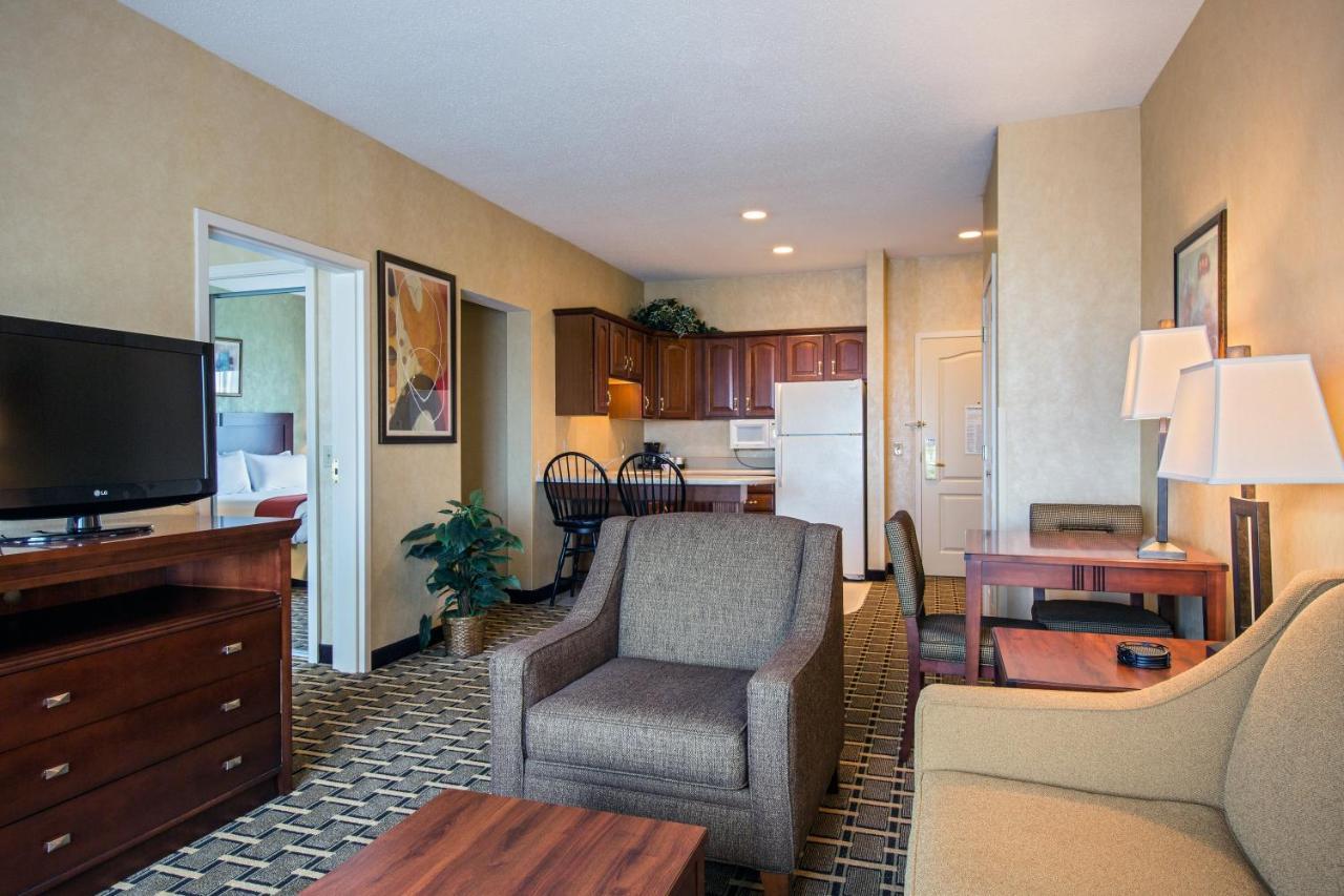 Hotel Express & Youngstown North-warren/niles By Ihg