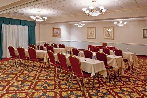Hotel Holiday Express & Youngstown North-warren/niles By Ihg 3*