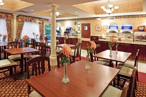 Holiday Express & Youngstown North-warren/niles By Ihg 3*